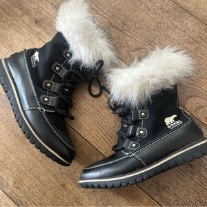 SOREL cozy Joan black fur lined winter boots women’s 6.5